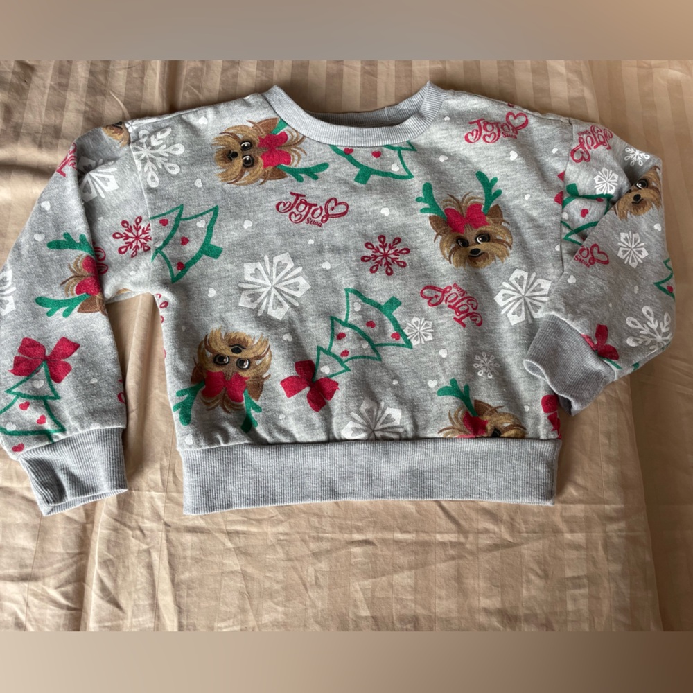 JoJo Siwa Holiday sweater 4/5